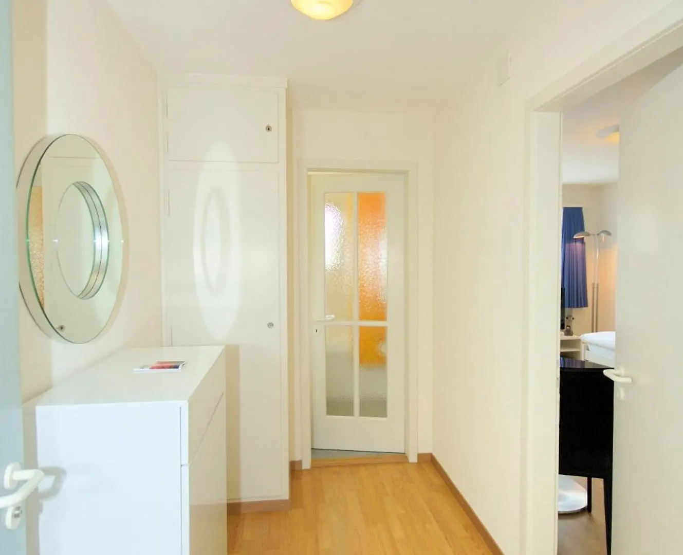 Lovely Studio In The Center - Crown 44 Zurich